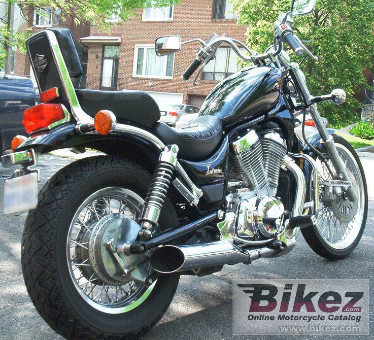 Suzuki intruder vs750